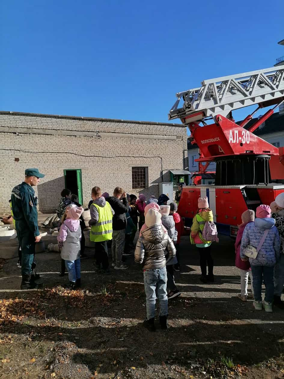 Насыщенно и ярко прошел первый день в осеннем оздоровительном лагере  «Радуга». — ГУО 