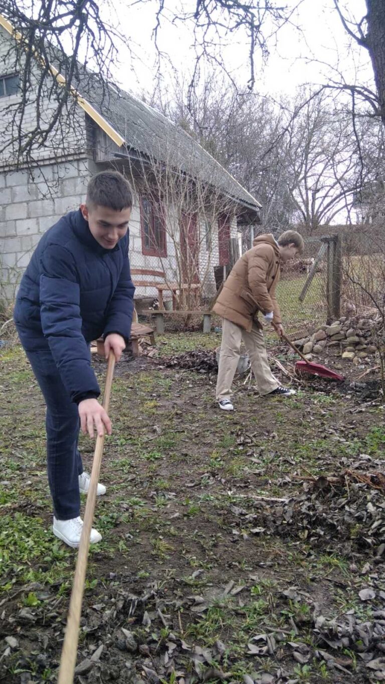 21 марта члены волонтёрского отряда «Данко» провели акцию «Забота»