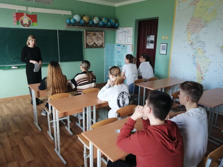 22.04.2023 педагог-психолог провела занятие «Как научиться сдавать экзамены» для учащихся IX, XI классов