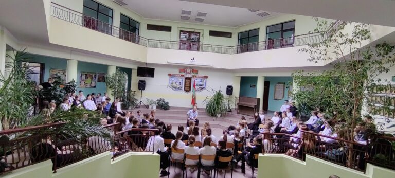 12 сентября состоялась встреча адвоката юридической консультации Волковысского района Чухно Н.В. с учащимися 8-11 классов на тему: «Уголовная и административная ответственность несовершеннолетних».