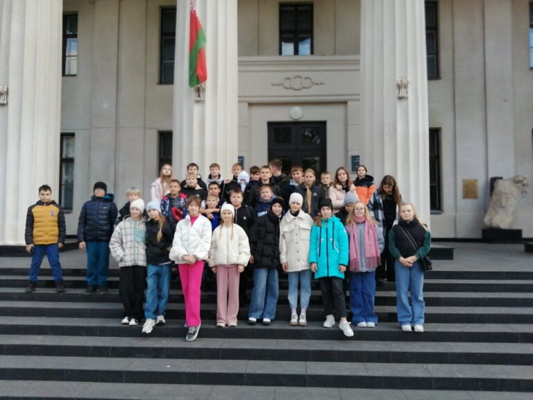 23.10.2024 учащиеся и педагоги Волковысской школы посетили Старый замок в Гродно