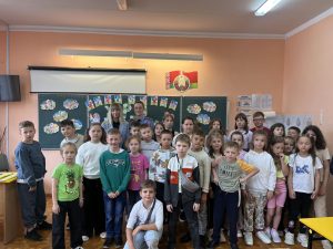 9 июня в рамках информационно-просветительской акции ШАГ в ДВОЛ «Радуга» ГУО «СШ 8″прошла беседа на тему «Успех — знание и соблюдение правопорядка». Специалист ИДН Шило М. Я.