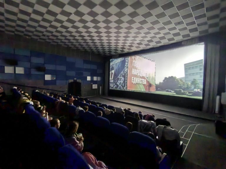 Учащиеся 3 — 9 классов посетили премьеру документальной кинодилогии «Наши символы» от Национальной киностудии «Беларусьфильм».