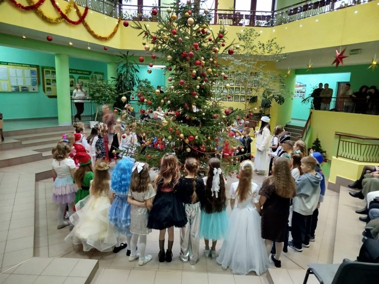 «Зимняя сказка», а так же новогодний балл «Чудеса на Новый год»