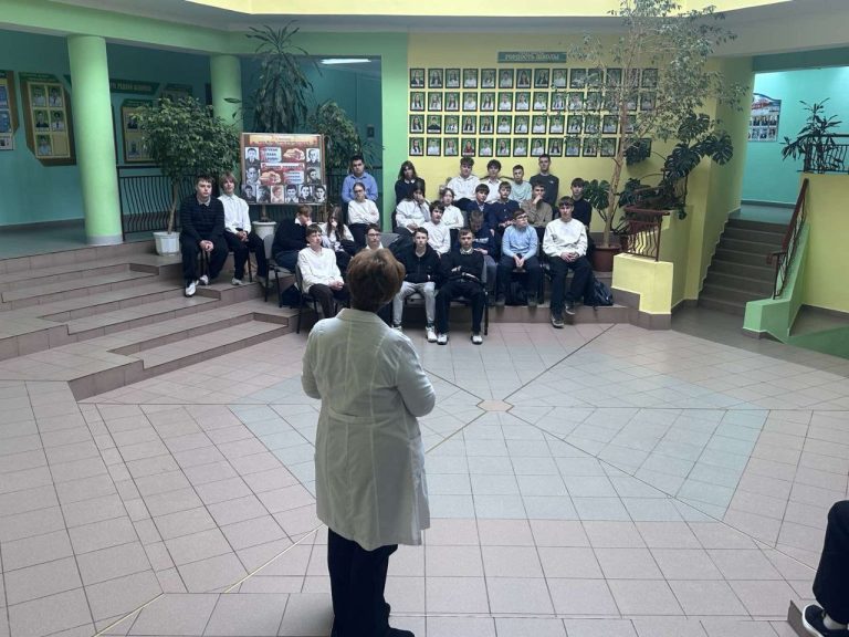 Песняк Татьяна Викторовна врач-педиатр прочла лекцию учащимся 7-9 классов на тему: «Профилактика онкологических заболеваний»