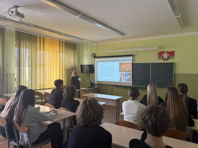 28 января для учащихся старших классов был проведён час вопросов и ответов на тему «Цена зависимости — жизнь»