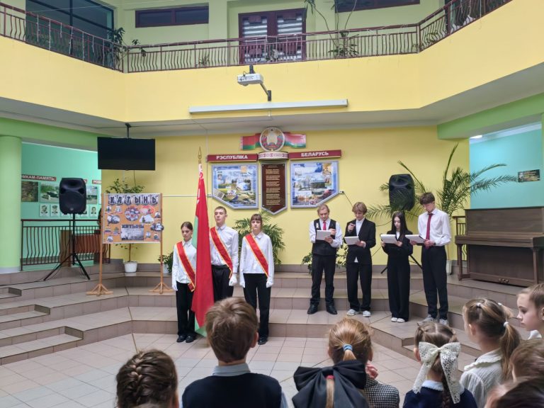 ХАТЫНЬ: ТРАГЕДИЯ, КОТОРАЯ НЕ ДОЛЖНА ПОВТОРИТЬСЯ. В ШКОЛЕ ПРОШЛА ЛИНЕЙКА ПАМЯТИ