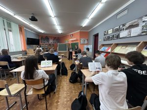 17 апреля 2026 года в рамках профориентации состоялась встреча учащихся 8-9 классов с выпускницами нашего учреждения образования Августинович Валерией и Августинович Викторией