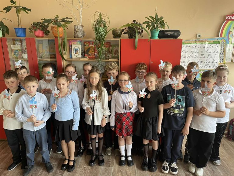 Сегодня, в предверии великого праздника, в 3 «Б» классе состоялся Единый урок, посвященный Дню Победы в Великой Отечественной войне