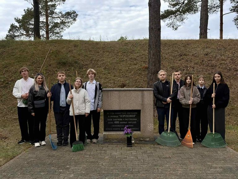  Память поколений: в нашей школе прошла патриотическая акция «Обелиск»